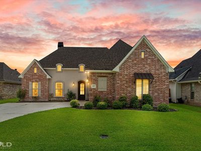 402 Halifax Cir