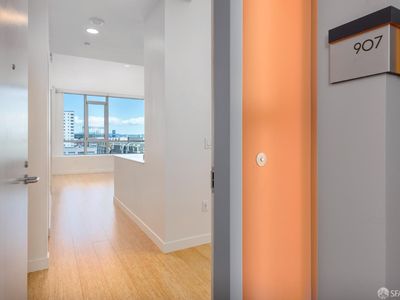 300 Berry St Unit 907