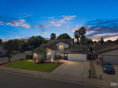 1925 Glenbarr Ct