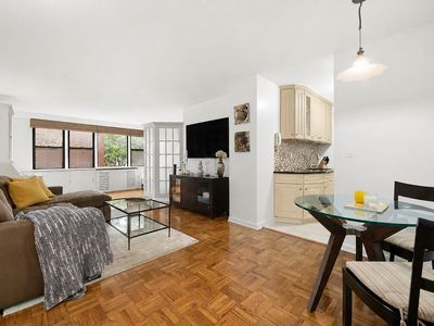 201 E 21st St APT 5G