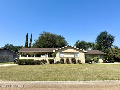 134 Lee Ave