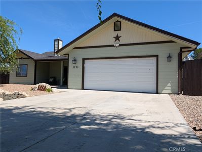 2225 Holly Dr