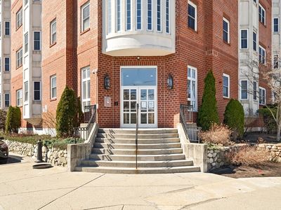 120 Wyllis Ave Unit 103