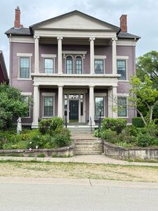 1004 Park Ave