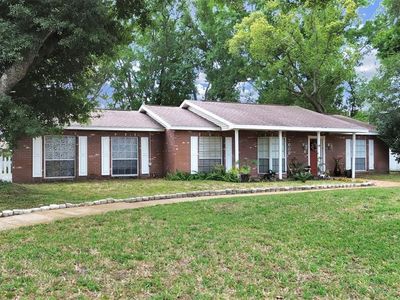 7608 Barry Rd