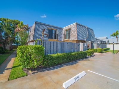 375 S Waverly Pl APT 1D