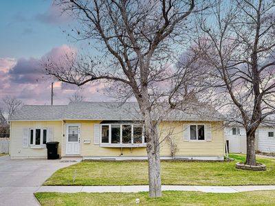 926 17th Ave W