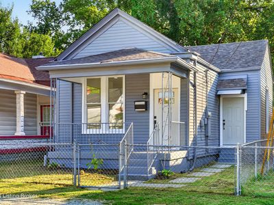 823 Winkler Ave