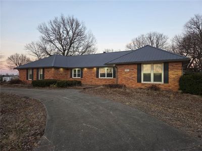 1005 N Old Highway 71