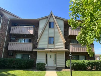 11 Echo Ct APT 17