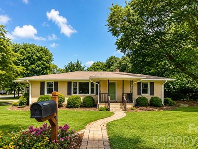 810 Lakeview Dr