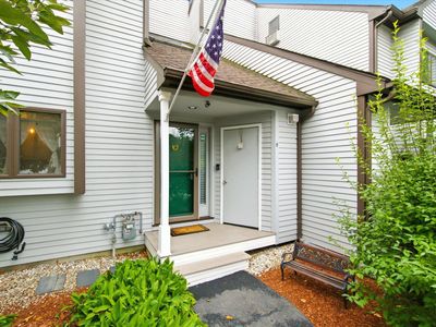 9 Pondview Drive