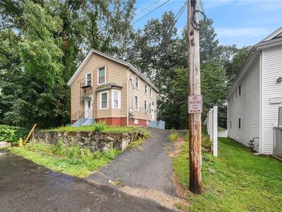 8 Thomas Ave