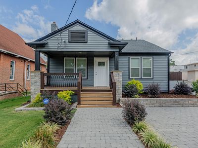 411 Dunstan Ave