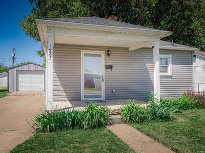 1423 Allens Ln