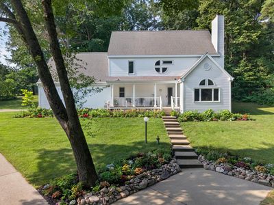 19547 Golfview Dr