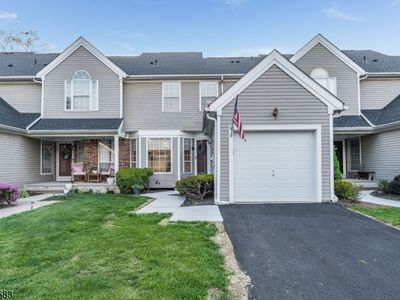Property at 60 Phlox Ct, Whitehouse Station, NJ