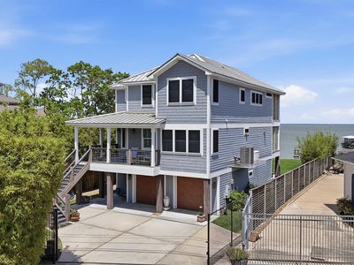 4019 Bayshore Dr