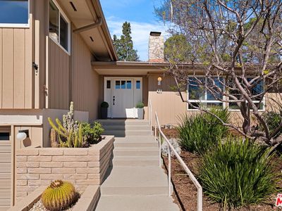 411 Meadowview Dr