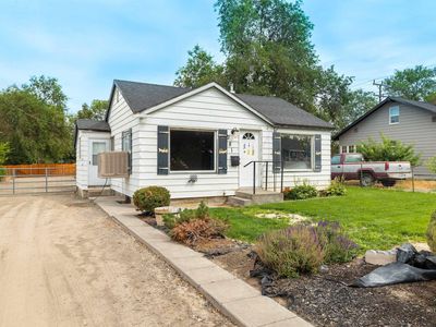 281 Lois St