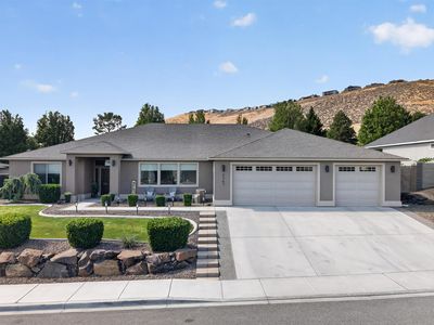 2267 Sky Meadow Ave