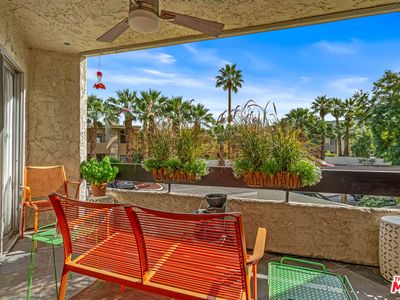 1550 S Camino Real APT 221