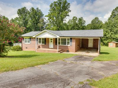 Property at 161 Academy Dr, Pickens, SC