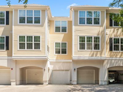 Property at 60 Fenwick Hall Aly APT 938, Johns Island, SC