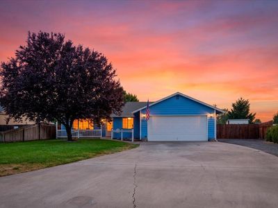 2271 NE Cherry Loop
