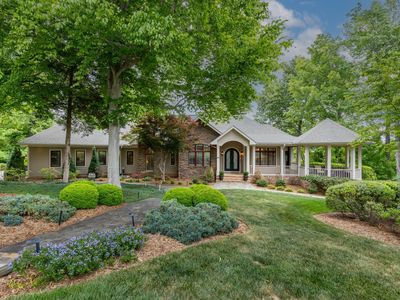 110 High Crest Ln