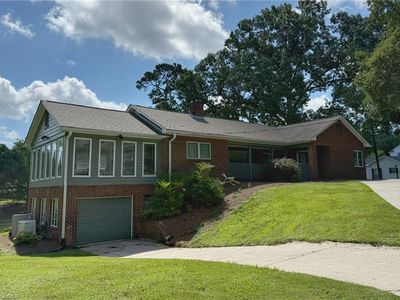 1000 Mocksville Ave