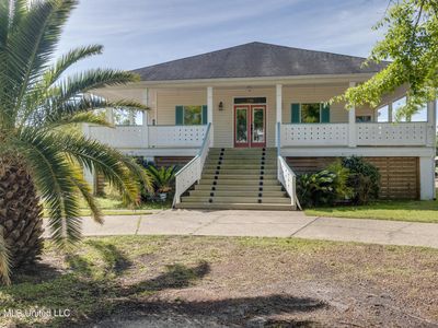730 Live Oak Dr