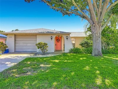 9116 FARMINGTON LANE