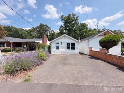 936 Grove Ave