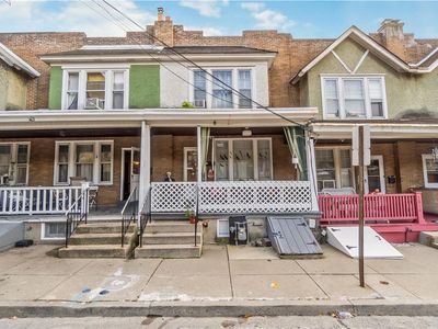 1016 1/2 Spring Garden St