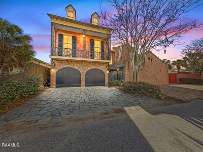 12 Bayside Dr