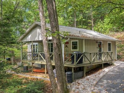 546 Happy Hollow Cir