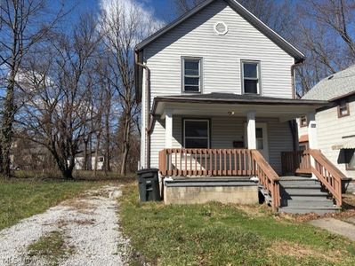 566 Sumner St