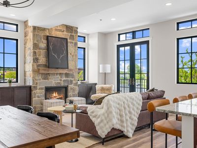 159 N Custer St #201