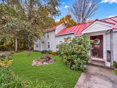22 Cobbetts Pond Road