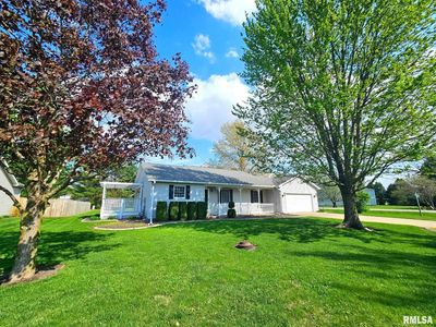 Property at 608 N Bunchberry Ct, Athens, IL