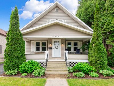2817 Hall Ave