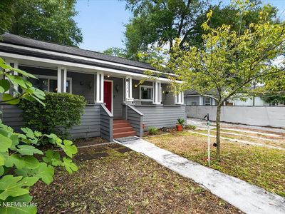 1136 VAN BUREN Street