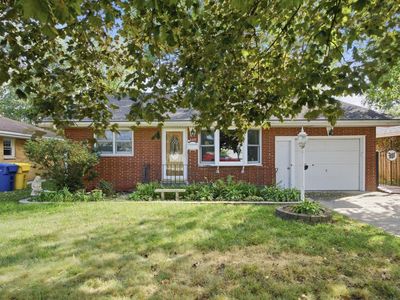 609 E Ash Pl