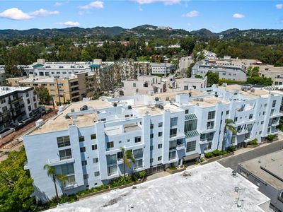 520 S Barrington Ave #116