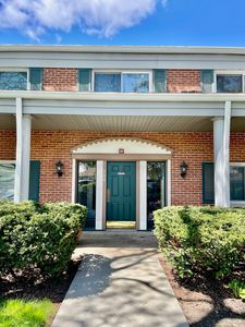 706 E Algonquin Rd Unit 204
