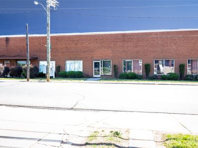 107 W Main St