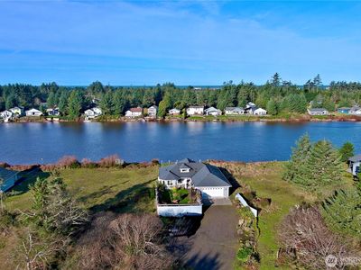 571 E Chance A La Mer NE