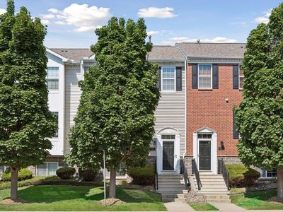 727 2nd St NE