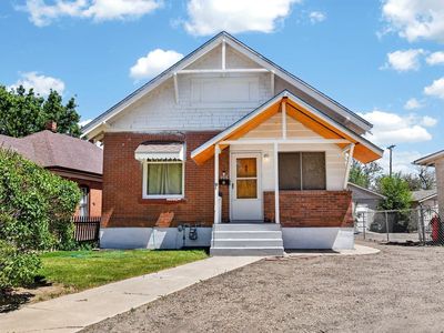 106 Ramona Ave
